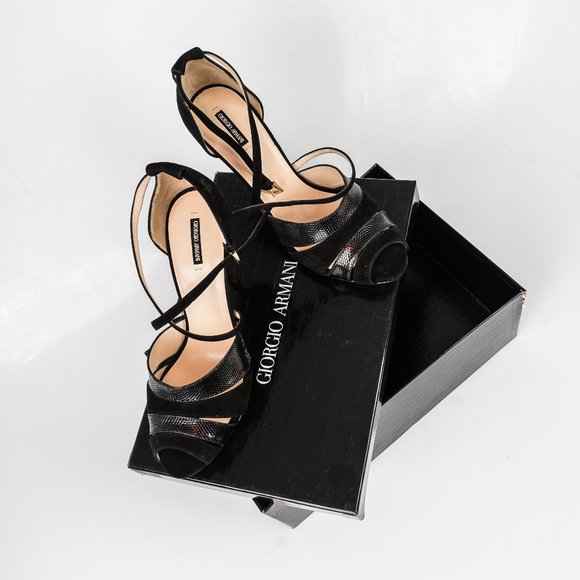 NIB 🌟Host Pick 🌟Giorgio Armani Heels - 39 - Picture 2 of 8
